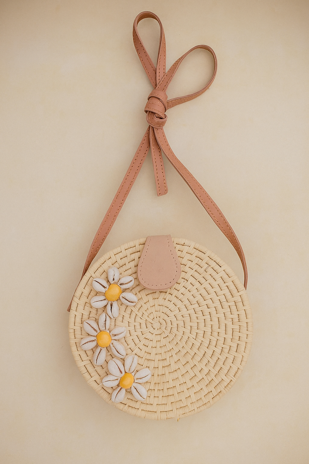 Sac A Main Rond En Raphia Beige et Coquillage - Finition cuir - Fait main