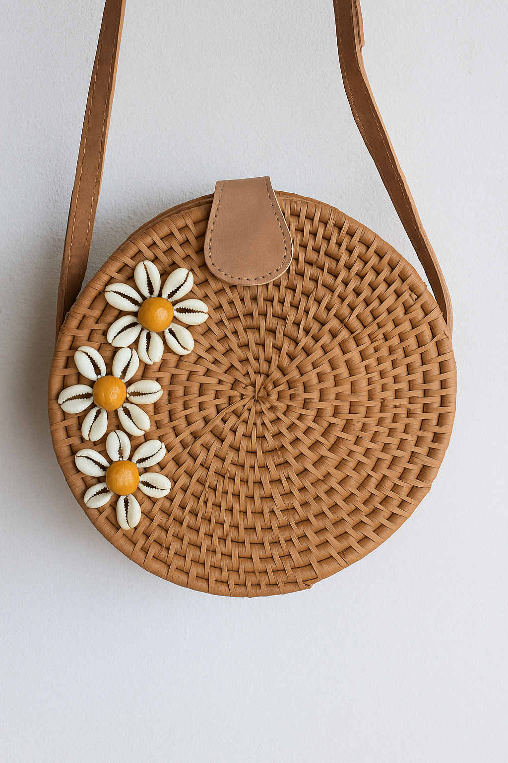 Sac A Main Rond En Raphia Marron et Coquillage - Finition cuir - Fait main