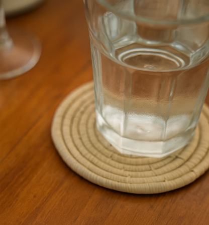 Sous Verre (11 cm diamètre) en raphia naturel tresser - Fait main - Set de 6